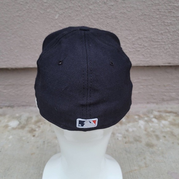 New Era San Diego Padres Fitted 100% Wool Hat - Picture 4 of 6